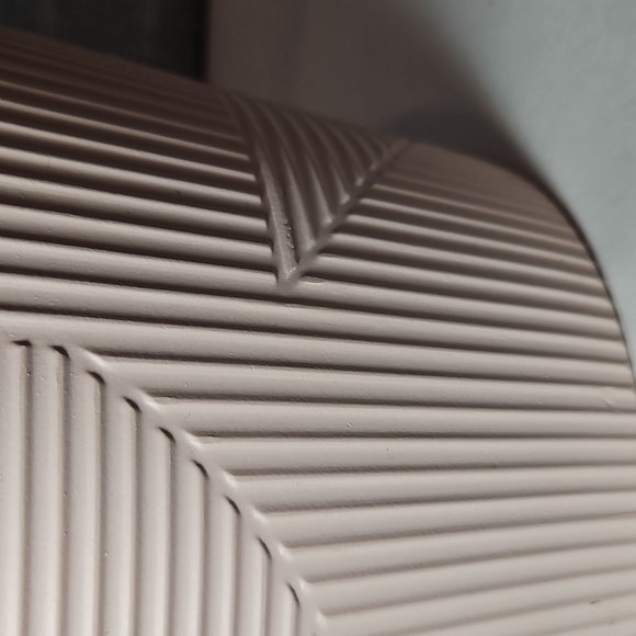 Soft Pink Textured Abstract Pattern Ceramic Pot - Picture 5 of 10